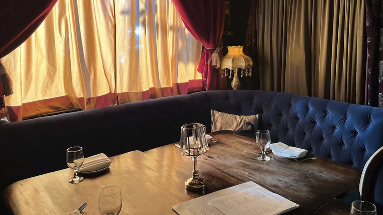 A booth inside of Old Skool Cafe in Bayview, San Francisco