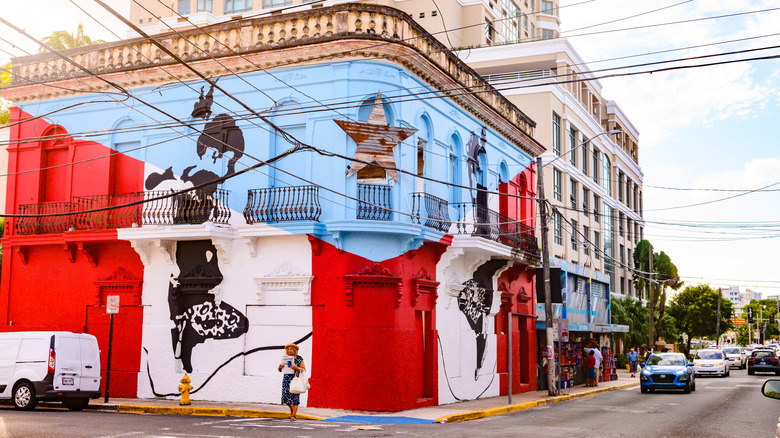 Puerto Rican flag mural on Calle Loíza