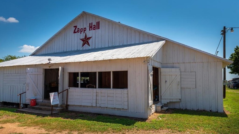 Zapp Hall in Warrenton
