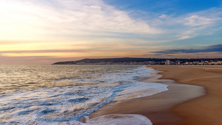 Sunset beach views in Figueira da Foz