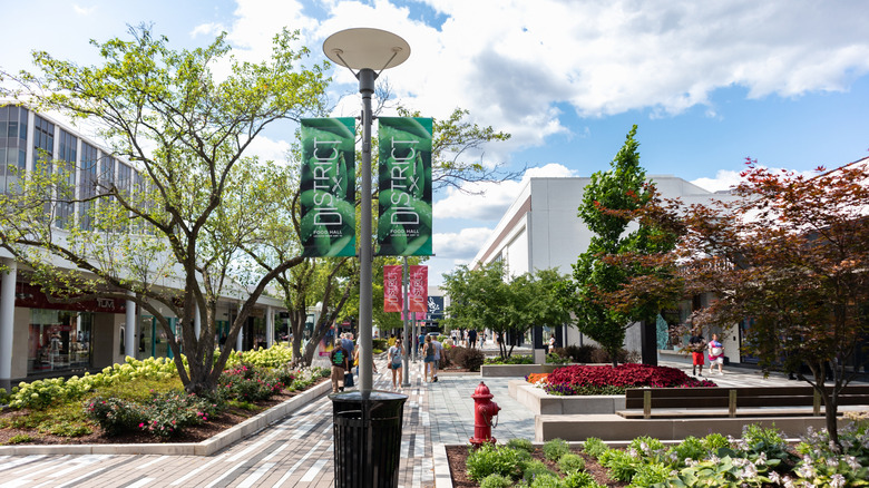 Oakbrook Center Mall on a sunny day