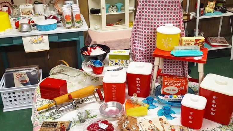 Items on display at the Allen Antique Barn