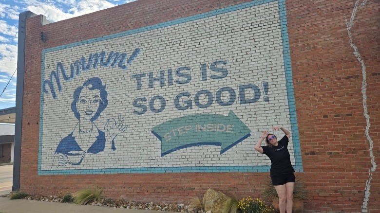 Fun roadside mural in Giddings, TX