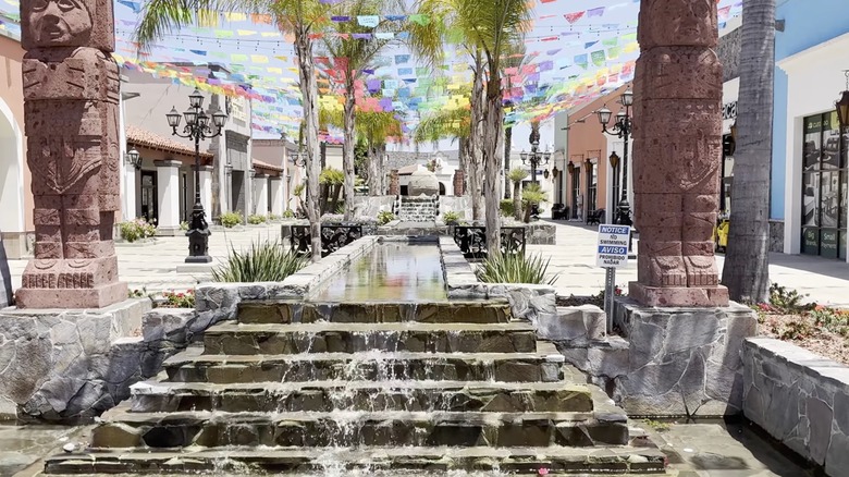 Outdoor fountain and statues at Plaza Mexico in Lynwood, California.