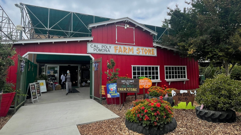 The Cal Poly Pomona Farm Store
