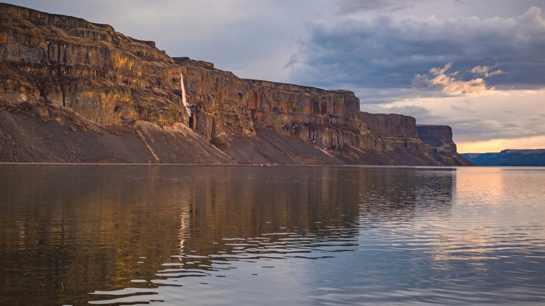 Steamboat Rock from Banks Lake in Washington