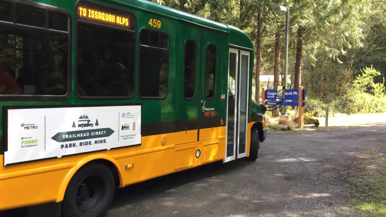 Trailhead Direct bus in Seattle en route to Issaquah Alps