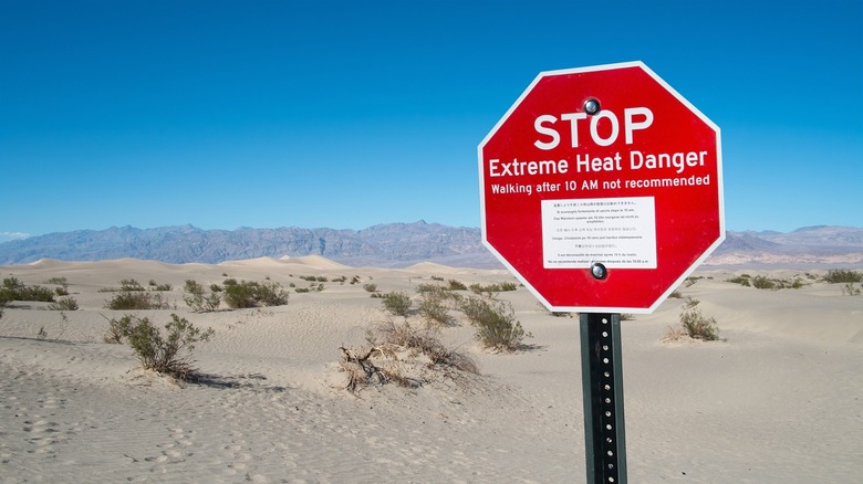 Weather warning sign in Death Valley