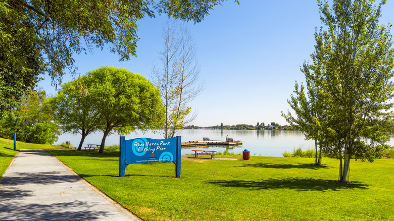 Blue Heron Park and fishing pier along the shores of Moses Lake in the city of the same name, Washington