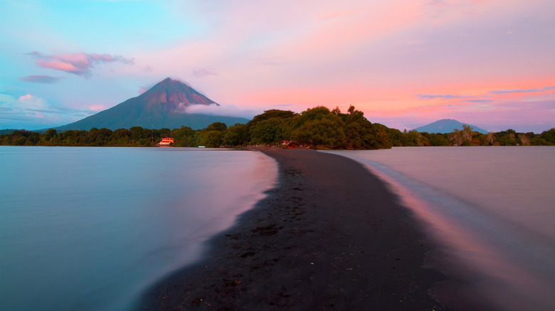 Seven Active Volcanoes Make This Tropical Latin Country A Dangerous Yet ...