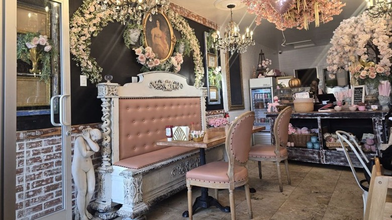 Interior shot of Mother's Cafe in Signal Hill, California