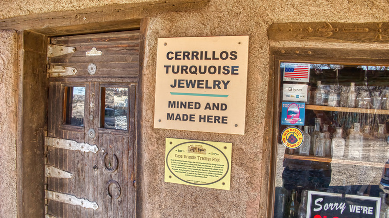 Sign on a storefront for Cerrillos turquoise jewelry