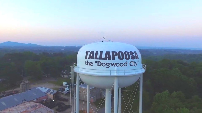 View of a water tower in Tallapoosa, Georgia