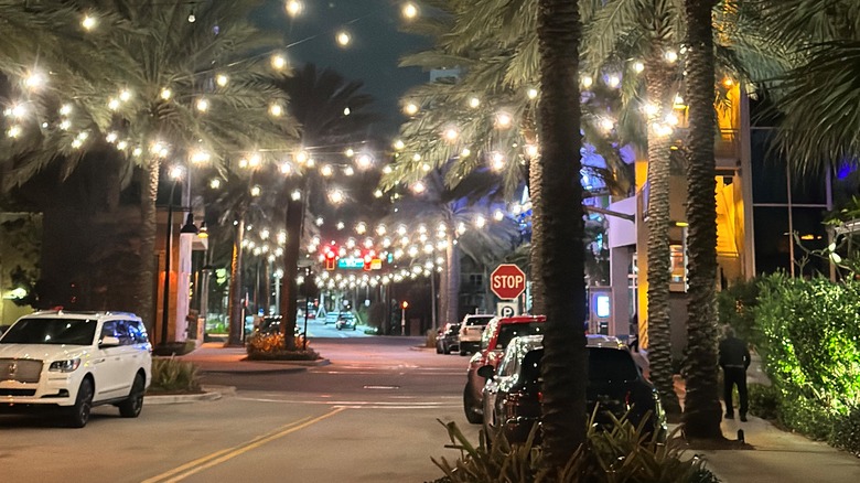 A street at Pompano Beach at night