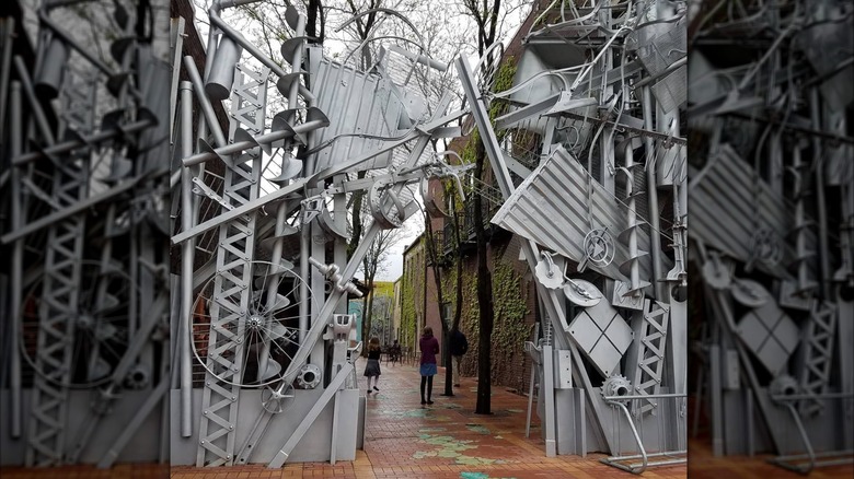 Public art metal sculpture in Perry Iowa