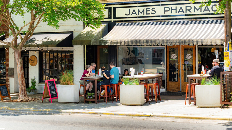 People dining outdoors in Hillsborough, North Carolina