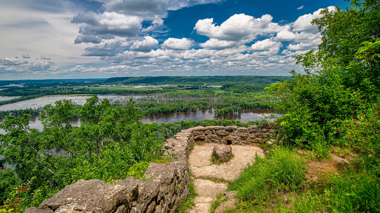 Views atop a bluff at Wyalusing State Park with the Mississippi River below