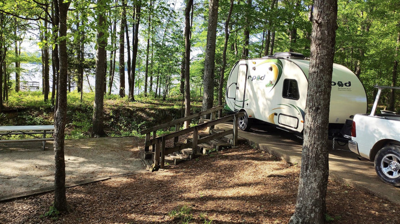 camping vehicles in in Whitten Park Campground Fulton Recreation, Mississippi