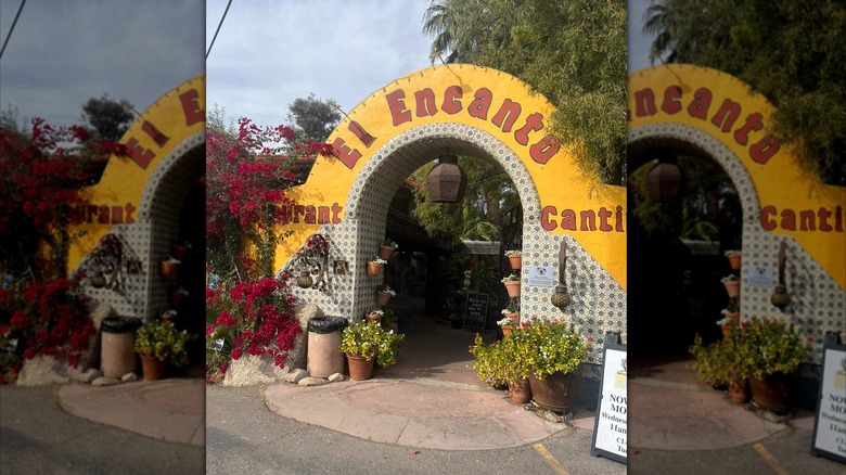 Entrance to El Encanto in Cave Creek, AZ