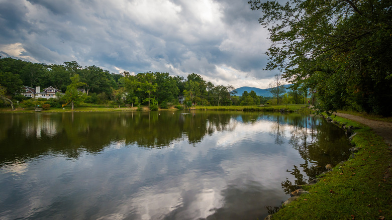 Lake Tomahawk and walking path on a cloudy day