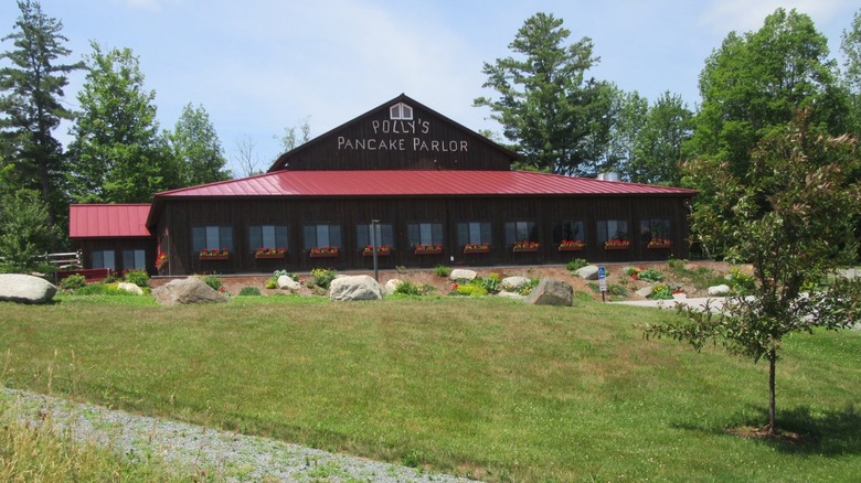 Exterior of Pollys Pancake Parlor