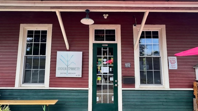 The facade of Broken Symmetry Brewery