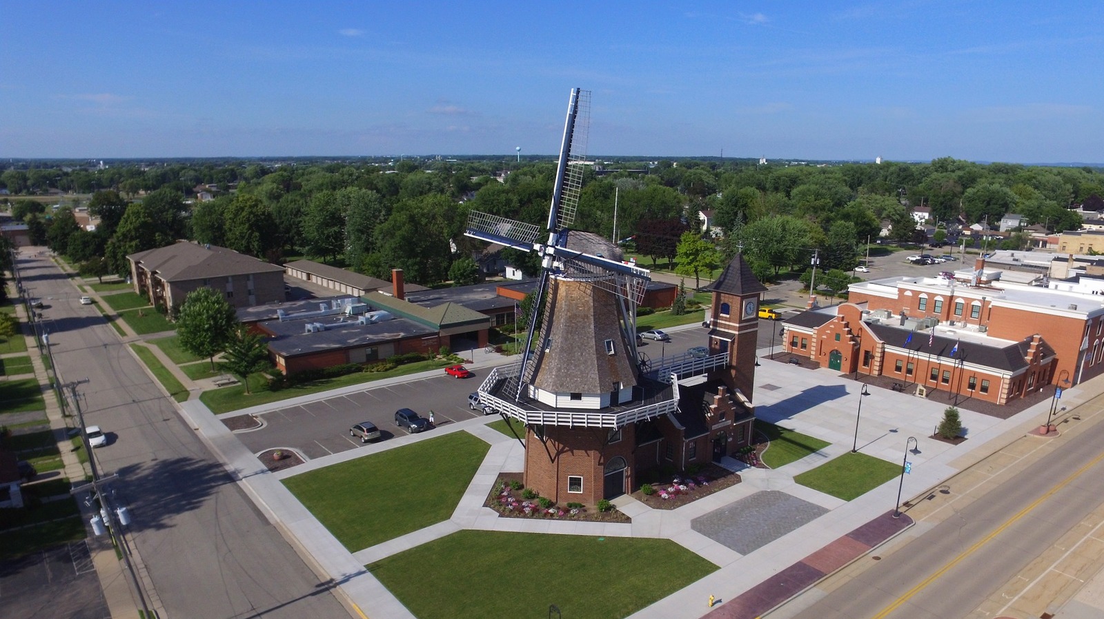 Situated Near Green Bay Is Wisconsin's Charming Village Day Trip With River Fun, Tasty Eats, And Dutch Flair