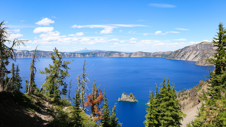 Crater Lake right outside Prospect, Oregon