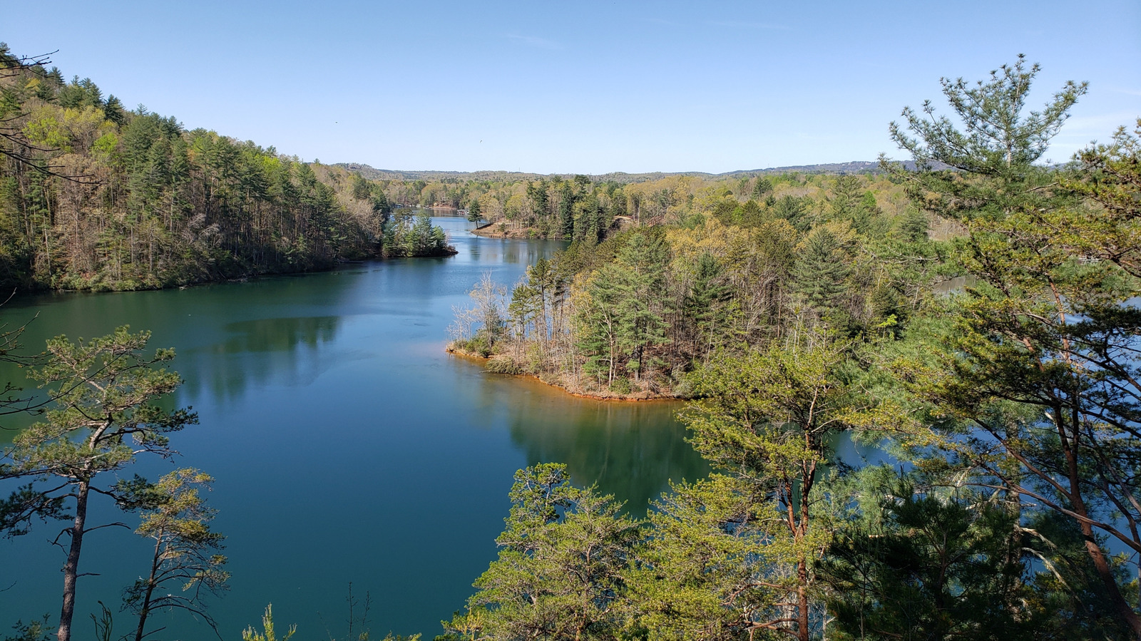 South Carolina's Blue Ridge Foothills Boast A Crystal Lake Escape With ...