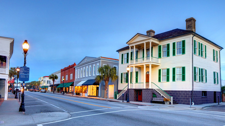 Evening street view of Beaufort, SC