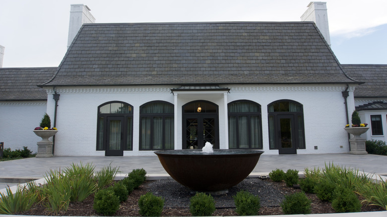 The courtyard view of Hotel Hartness in Greenville