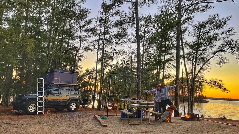 ﻿﻿Lakeside camping at Hamilton Branch State Park in South Carolina