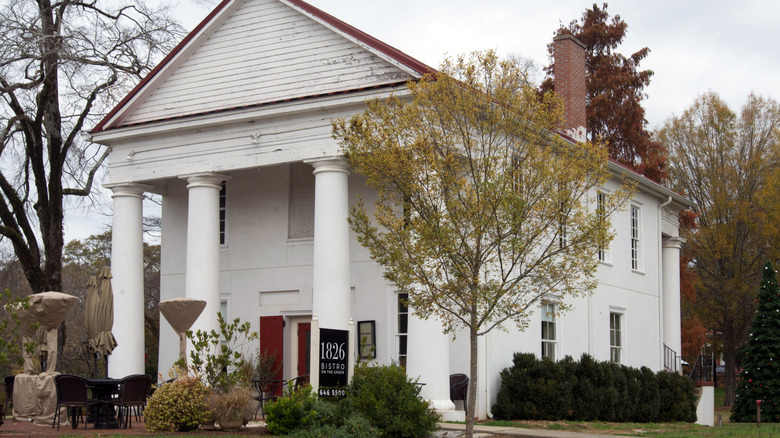 White building in Edgefield, South Carolina