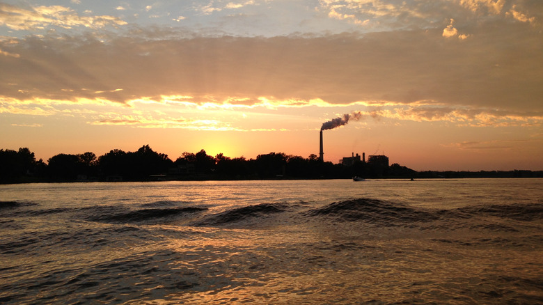 Sun sets over Lake of Egypt in Illinois