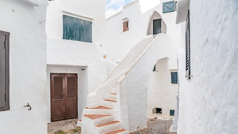 A white-painted courtyard in Menorca, Spain