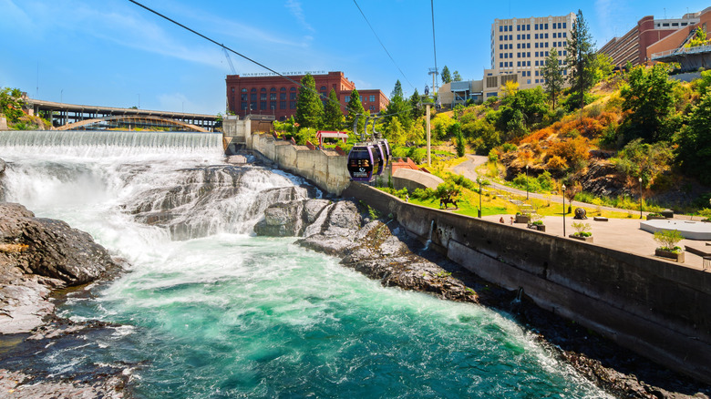 Cable cars over the Spokane Falls in Riverfront Park