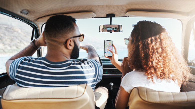 two people using GPS app