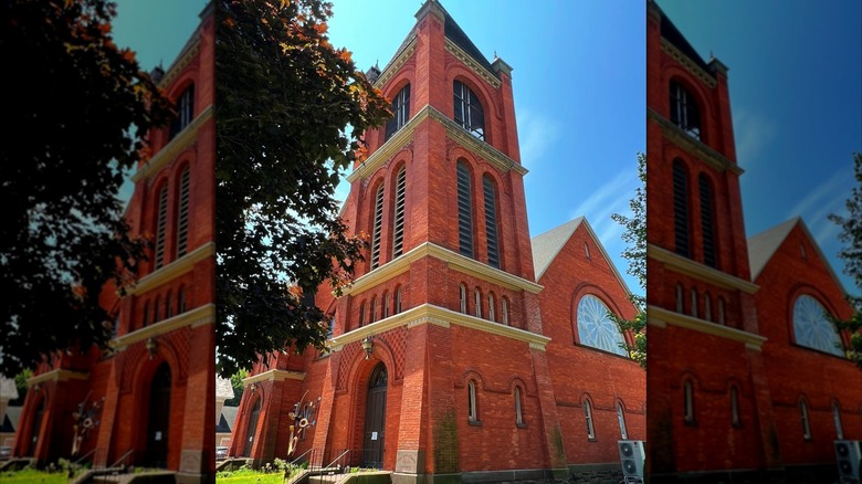 Large brick building, Homer Center for the Arts