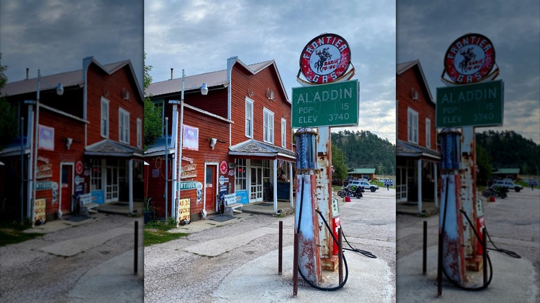 Facade of the Aladdin General Store in Wyoming