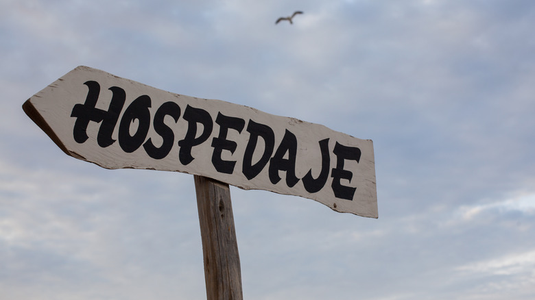 A hospedaje sign, which means lodging in Spanish