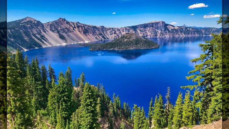Blue water and island in Crater Lake National Park
