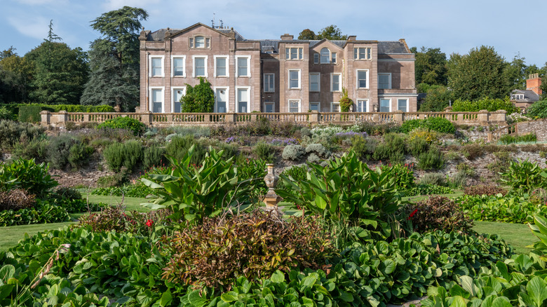 Verdant gardens and stately home at Hestercombe