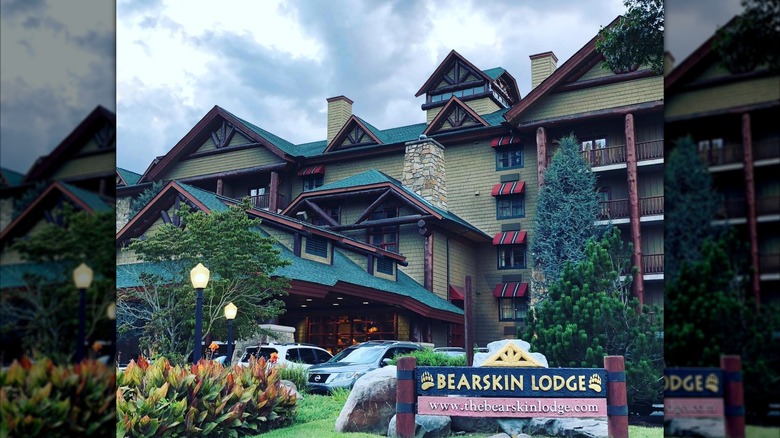 The Bearskin Lodge on the River