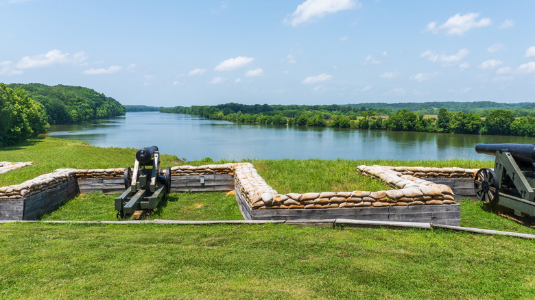 Batteries on overlook over Cumberland River at Fort Donelson National Battlefield