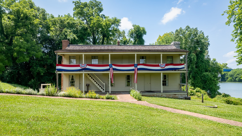 Dover Hotel in grassy clearing at Fort Donelson National Battlefield