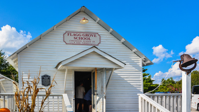 The Flagg Grove School