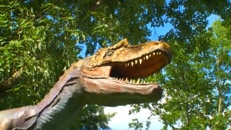 Dinosaur statues at Backyard Terrors in Bluff City, Tennessee