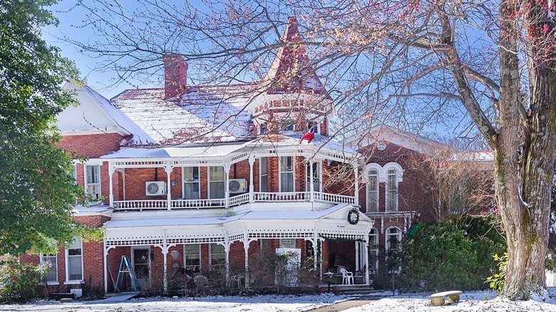 Red brick house in Martin, Tennessee