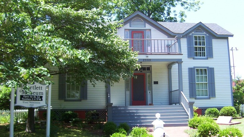Entrance to historic Nicholas Gotten House in Bartlett, TN.