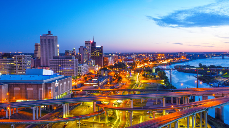 Aerial view of Memphis, Tennessee at dusk